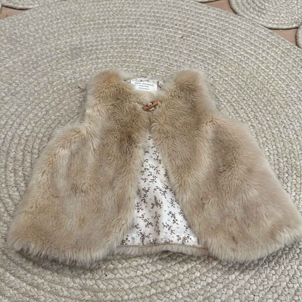Zara cream faux fur vest baby girl 2/3Y